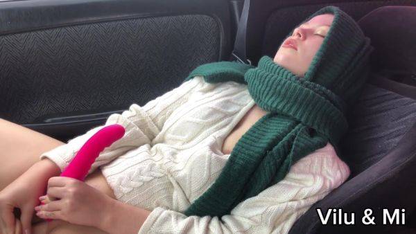 Catch Girl Masturbating In Car And Help Her To Cum - hclips.com on poweredporn.com