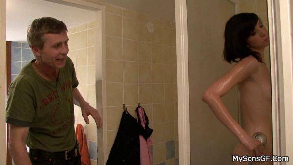 Old man with a kinky twist seduces young brunette into cheating on her boyfriend - sexu.com - Czech Republic on poweredporn.com