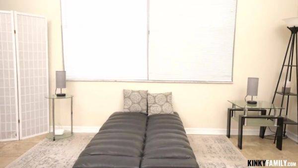 Slim Stepsis Enjoys My Shchlong - hotmovs.com on poweredporn.com