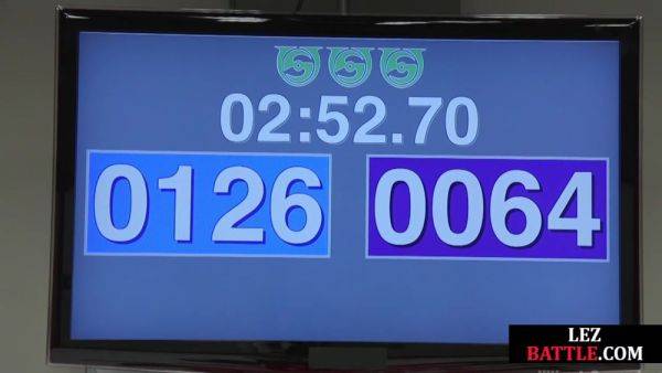 Wrestling lez seduces perverted dyke b4 eating pussy out - txxx.com on poweredporn.com