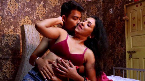 Horny Girlfriend Called Her Boyfriend To Fulfil Her Sexual Desire - hclips.com on poweredporn.com