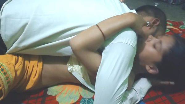 Indian Kissing Mature Milf Cannot Resist The Young Guy - desi-porntube.com on poweredporn.com