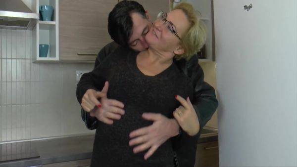 Stripperin Versucht Sich Als Pornoschlampe P1 - videomanysex.com on poweredporn.com