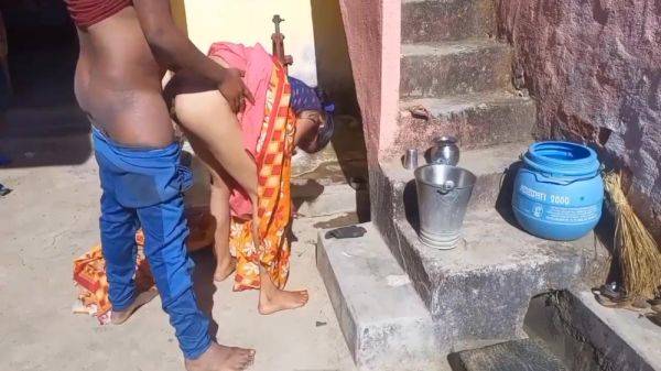 Deshi Village Bhabhi Outdoor Hindi Sex - desi-porntube.com on poweredporn.com