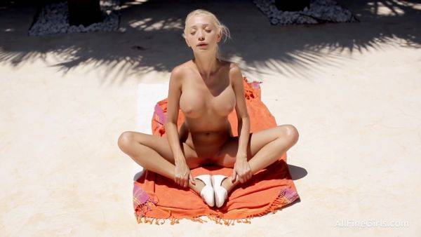 Nancey.undressed For A Good Reason - upornia.com on poweredporn.com