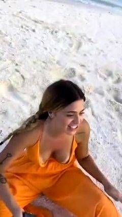 Viih Tube ninfeta pagou peitinho bêbada na praia - drtuber.com on poweredporn.com