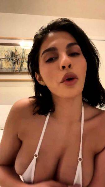 Amanda Trivizas Christmas Livestream Video Leaked - drtuber.com on poweredporn.com