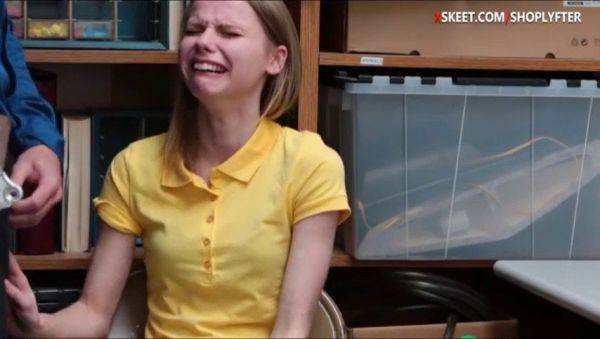 Police officer with a massive cock loses count of the chicks he's banging in this wild threesome - sexu.com on poweredporn.com