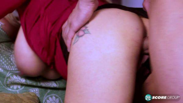 Big Boobs & Sexy Feet - hotmovs.com on poweredporn.com