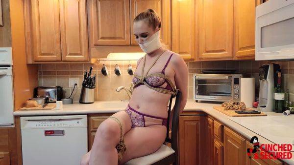 Cas Arielkitchenx - upornia.com on poweredporn.com