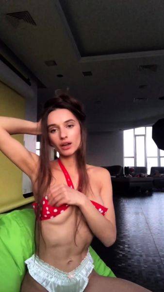 Small titted babe gives awesome blowjob - drtuber.com on poweredporn.com