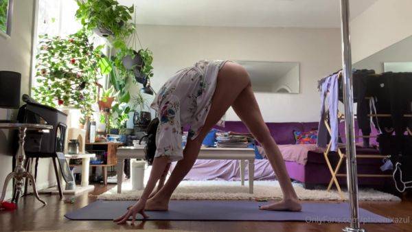 Teen Solo Masturbation With Wet Pussy Close Up - upornia.com on poweredporn.com