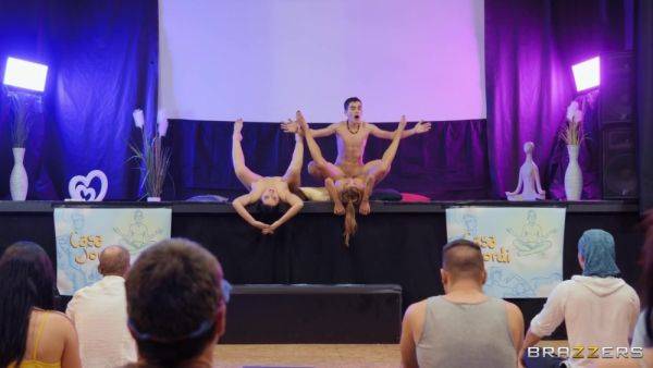 Kira Queen and Silvia Dellai getting fucked on the floor - xhand.com on poweredporn.com