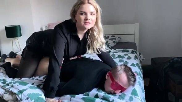 KinkyNavlia - Strapon Play - drtuber.com on poweredporn.com