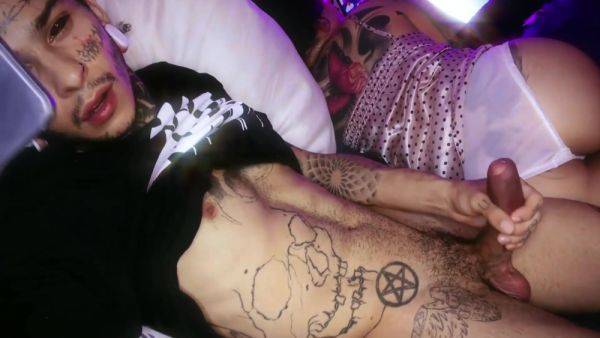 My Dick Get Hard Next To My Stepdaughter And I Fingering Her Ass - hclips.com on poweredporn.com