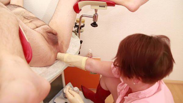 Marcus Pollack In Wird Auf Dem Gynstuhl In Den Arsch Gefistet - hclips.com on poweredporn.com