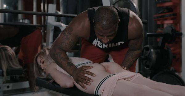 Black lover tries p***e pussy at the gym in remarkable interracial - alphaporno.com on poweredporn.com