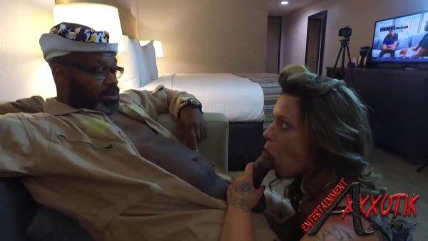 Cover Her Face With That Bbc Nutjuice - hclips.com on poweredporn.com