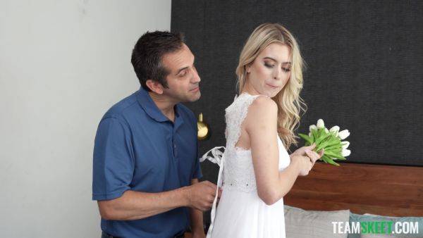 Insolent teen pleases stepdad out of curiosity and ends up swallowing his jizz - hellporno.com on poweredporn.com