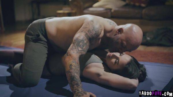 Casey Loses On Bet And Submit Herself On Horny Ex Boyfr (ex Girlfriend - Casey Calvert - videomanysex.com on poweredporn.com