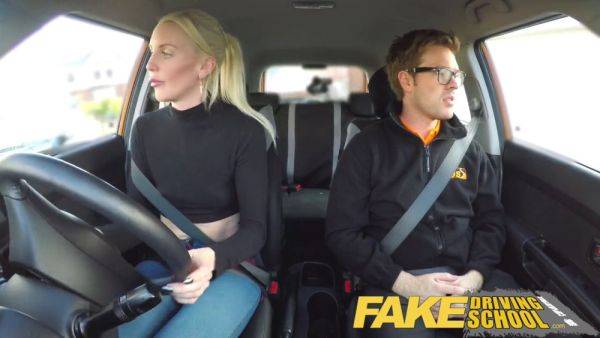 Lexi Lou gets a messy creampie after a fake driving lesson - sexu.com on poweredporn.com