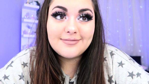 Amateur Webcam Chick Masturbates On Webcam More at - drtuber.com on poweredporn.com