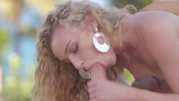 Swinging couple living their best lives - upornia.com on poweredporn.com