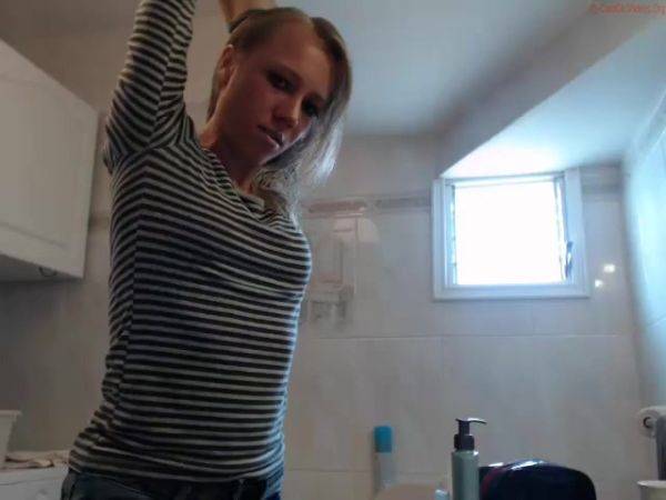 Hot Girl Bathroom Pose Coconut Girl1991 Live Show Rec - hclips.com on poweredporn.com