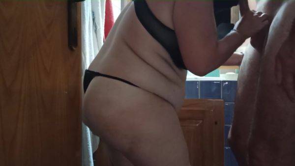 Troia Di Mia Moglie Che Aspetta Il Vicino Di Casa Per Farsi Scopare.....e Poi Arriva Parte 2 - hclips.com on poweredporn.com