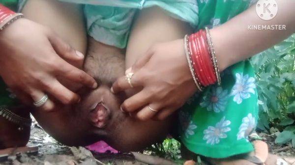 Desi Bhabhi Jungle Me Jackie Phone Pe Boyfriend Say Bat Ke - desi-porntube.com - India on poweredporn.com