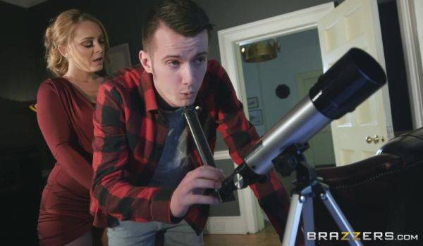 Slutty mom Liza Del Sierra seduced her daughter’s boyfriend - xtits.com - Usa on poweredporn.com