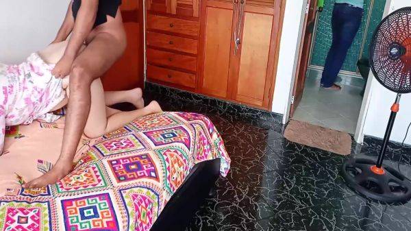 El Es Un Cornudo Y Le Encanta Que Su Mejor Amigo Venga Para Que Me Folle Mientras El Limpia El Bano: Cuando Esta Distraido Dejo Que Su Amigo Me Meta Polla En El Culo Y Le Sigo Contestando Para Que No Sospeche 14 Min - hclips.com on poweredporn.com