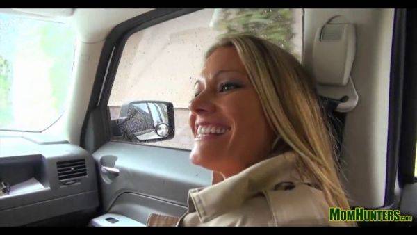 Allura Skye's mature body takes on young hard cock in HD video - sexu.com on poweredporn.com