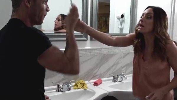 Desperate stepsister must convince stepbrother to keep her - txxx.com on poweredporn.com