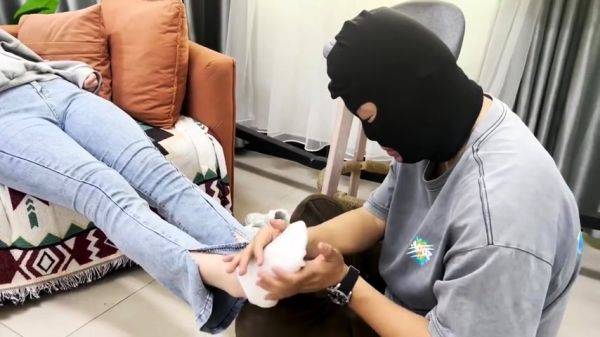 Chloroform girl foot worship - drtuber.com - China on poweredporn.com