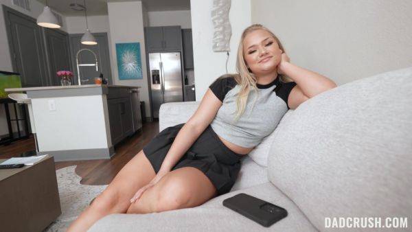 Dad Crush And Harley King - Spoiled Princess - videohdzog.com on poweredporn.com