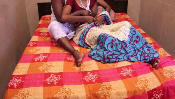 Indian Tamil Husband Wife In Hotel Sex Videos - desi-porntube.com - India on poweredporn.com