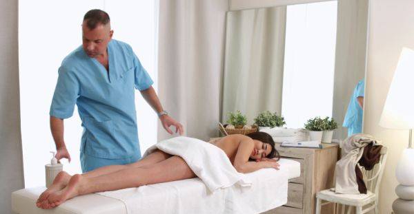 Nude Asian cutie receives best massage before a great fuck - alphaporno.com on poweredporn.com