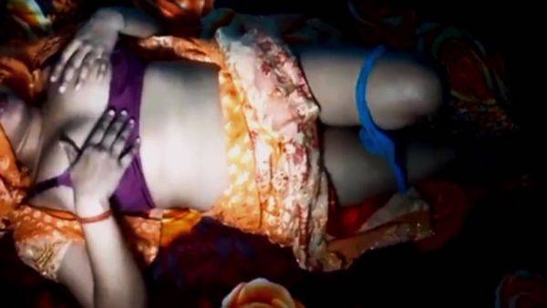 Apni Wife Ko Aadhi Raat Ko Choda - desi-porntube.com - India on poweredporn.com