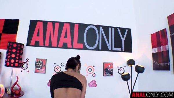 Xochi Loves Anal - hotmovs.com on poweredporn.com