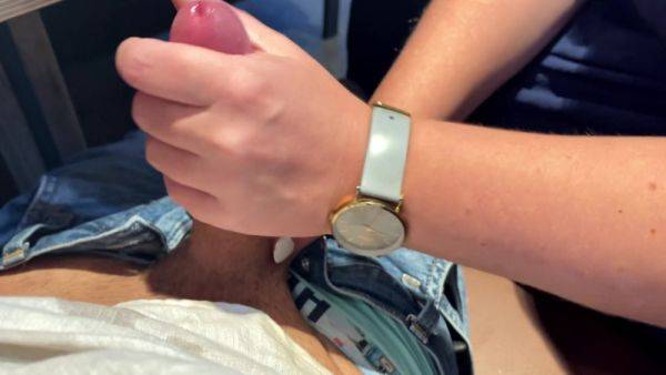 Milf Give So Sloppy That Handjob :p So Much Better Than Just Fastfood :) Risky Action ! - hclips.com - Germany on poweredporn.com