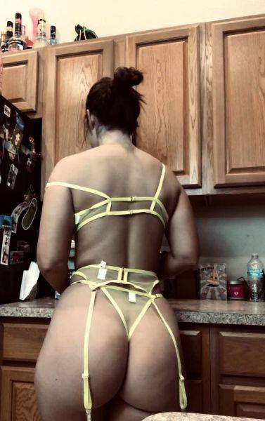 Amateur young brunette enjoys dildo on solo masturbation - drtuber.com on poweredporn.com