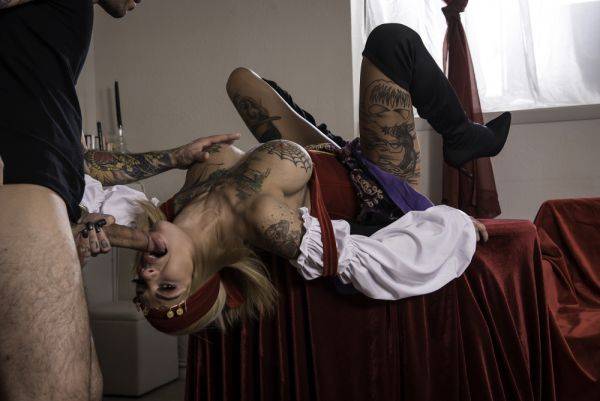 Bonnie Rotten seduced the guy she just met - xhand.com on poweredporn.com