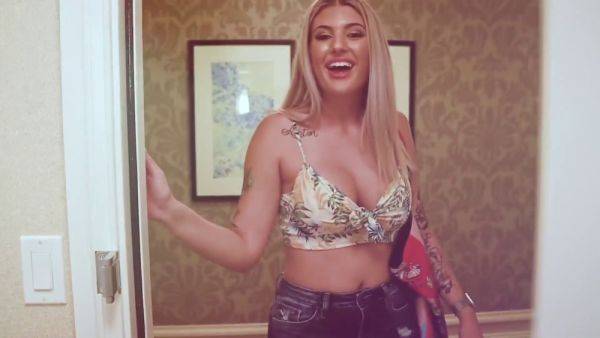 Leana Lovings goes wild with her stepbro Billy Boston in a steamy sexcapade - sexu.com - Usa on poweredporn.com