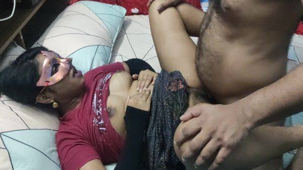 Enjoying Sex With Her College Friend In Front Of Her Husband - hclips.com - India on poweredporn.com