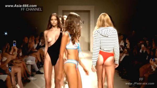 Blonde model lingerie show - hclips.com on poweredporn.com