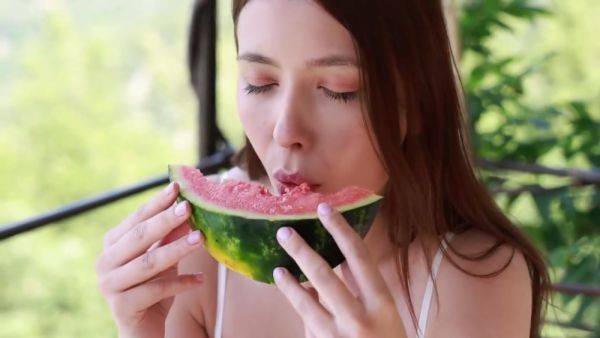 Milla: Sexy Wake Up - hotmovs.com on poweredporn.com