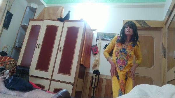 Bolly Karma 061 Flash Ass, Move Sexy - desi-porntube.com - India on poweredporn.com