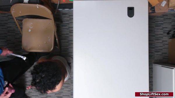 Shoplifter Fucks Officer For Her Way Out - hotmovs.com on poweredporn.com