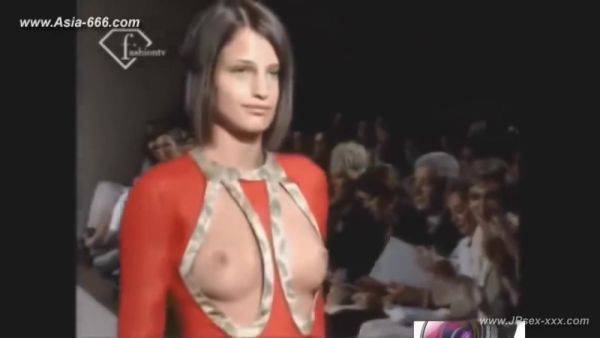 Blonde model lingerie show - hotmovs.com on poweredporn.com